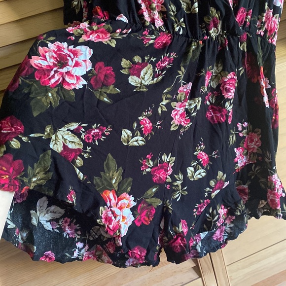 Floral romper - Picture 7 of 16